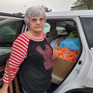 Meet your Posher, Sandra